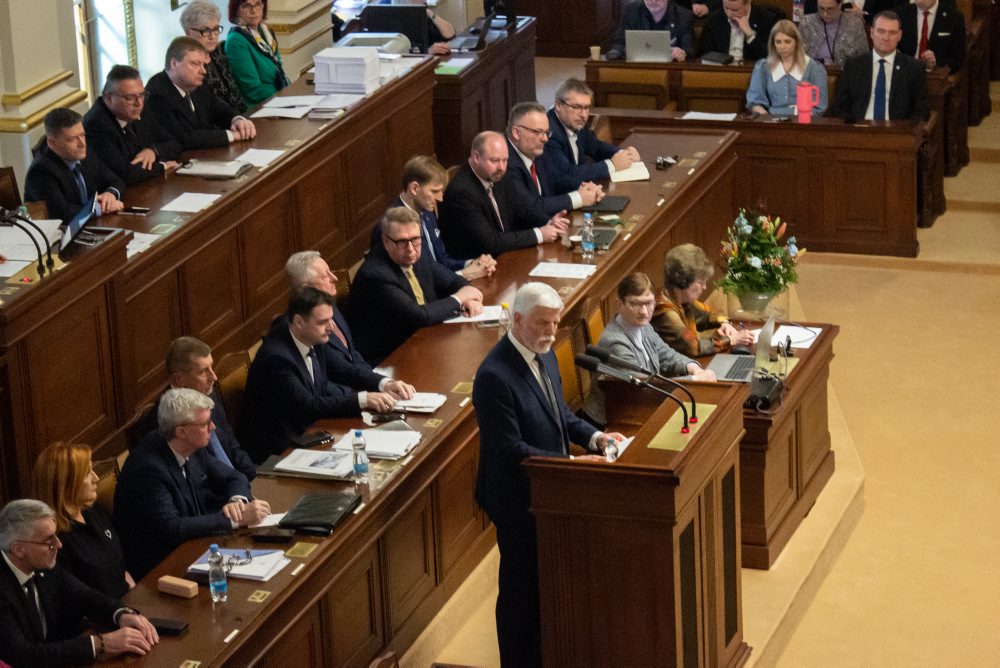 Pavel: Želať si mier nestačí, je nutné sa oň aktívne snažiť, povedal poslancom