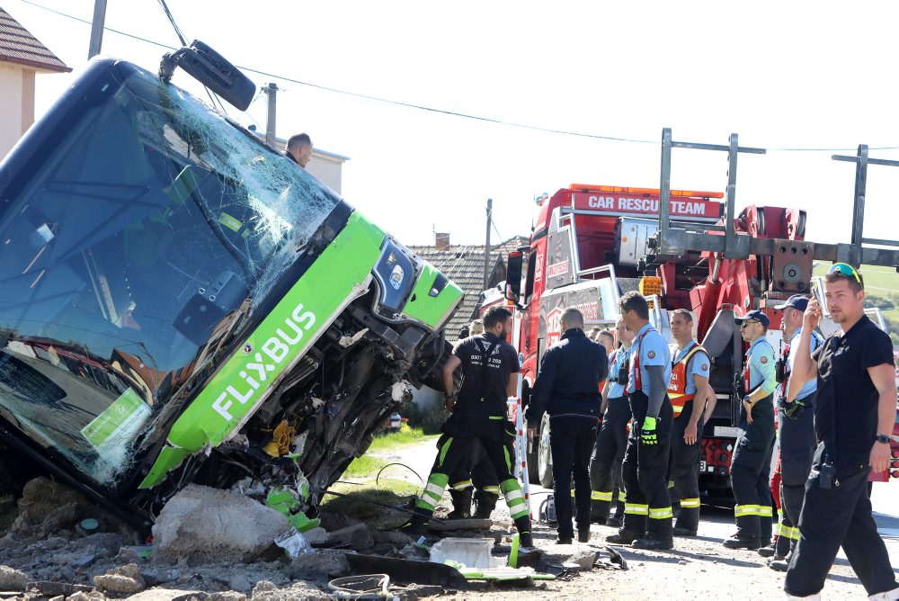 Nehoda autobusu v obci Dobrá Niva v okrese Zvolen