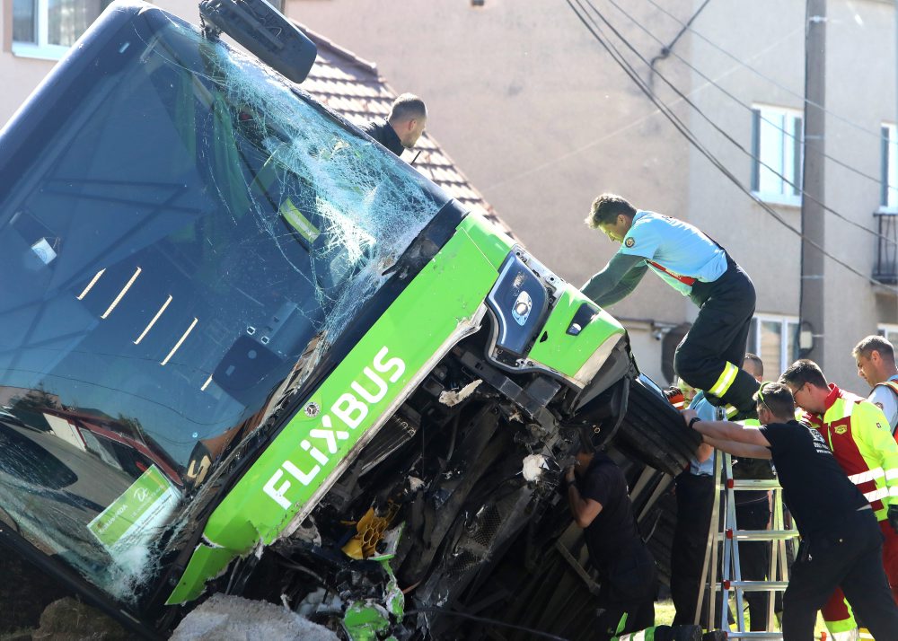 Nehoda autobusu v obci Dobrá Niva v okrese Zvolen