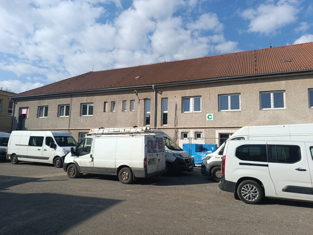 Vzdelávacie prostredie pre oblasť sklárstva v Poltári plánujú ukončiť v júni