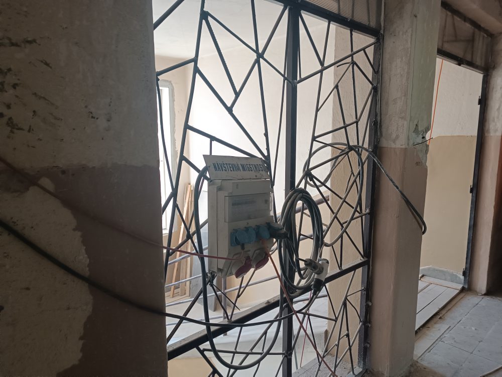 Vzdelávacie prostredie pre oblasť sklárstva v Poltári plánujú ukončiť v júni