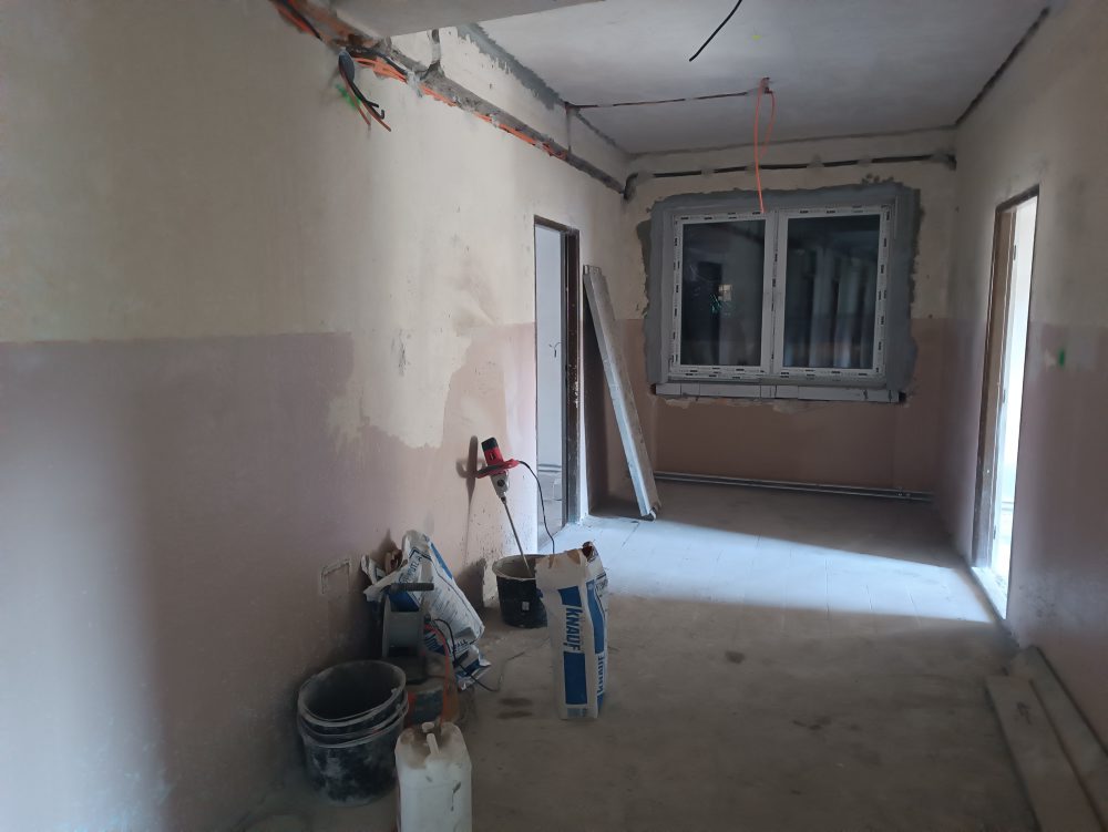 Vzdelávacie prostredie pre oblasť sklárstva v Poltári plánujú ukončiť v júni