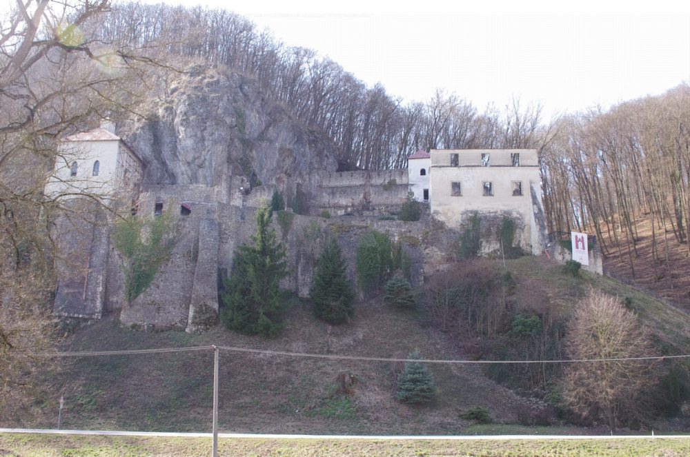 V kláštore vo Veľkej Skalke našli výnimočné kostrové pozostatky zo 17. storočia