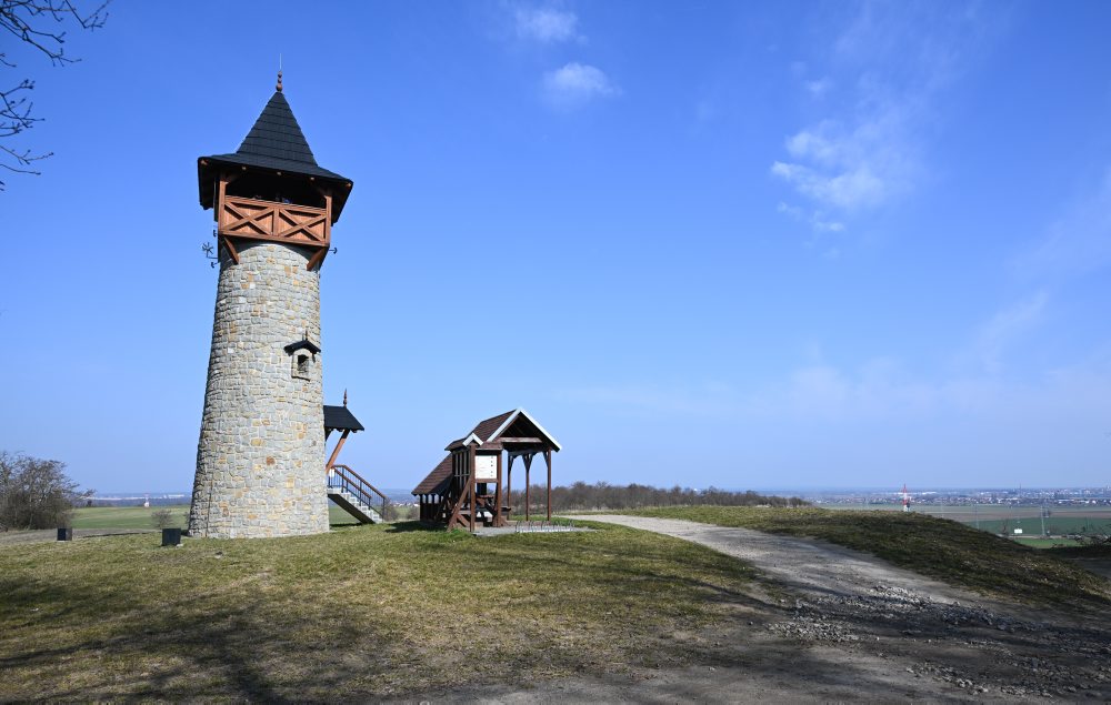 Rozhľadňa na hrebeni v Holíči