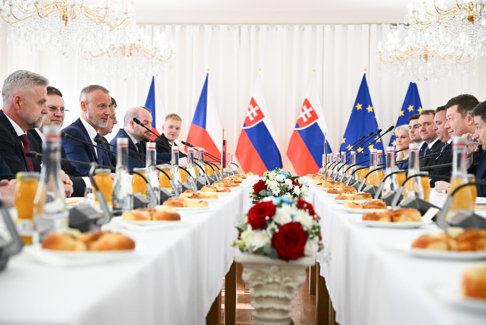 Stretnutie predstaviteľov parlamentov SR a ČR na vrchu Veľká Javorina