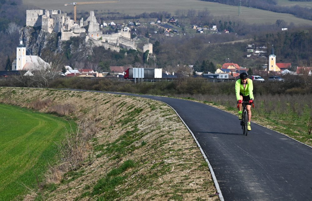 Otvorenie nového cyklochodníka v Beckove