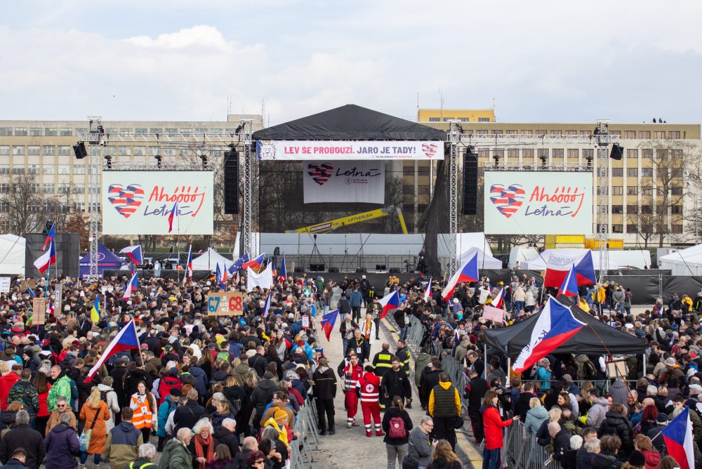 Zhromaždenie v Prahe proti krokom vlády a za budúcnosť Česka