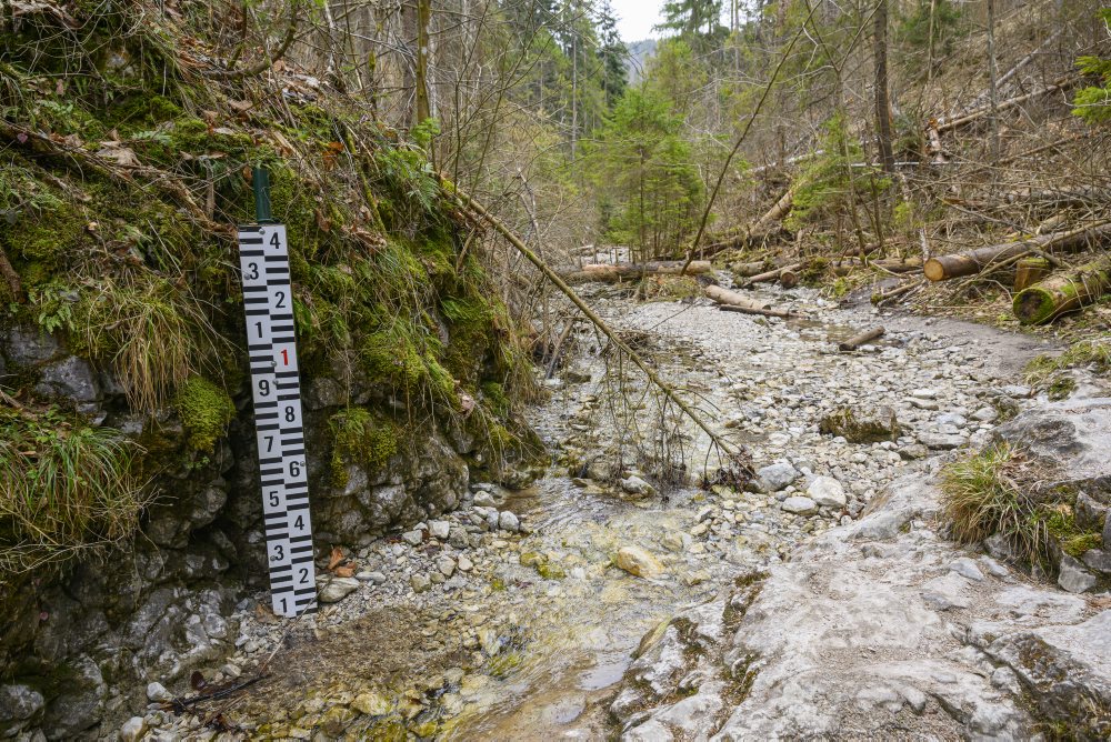 Výmena rebríkov a stupačiek v rokline Suchá Belá pri Misových vodopádoch v Slovenskom raji