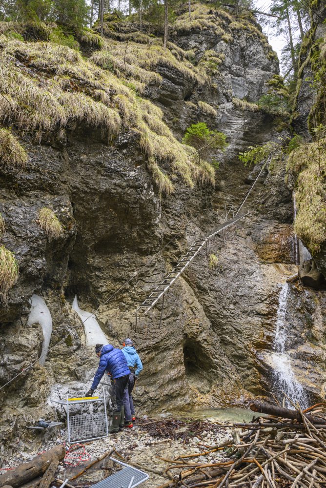 Výmena rebríkov a stupačiek v rokline Suchá Belá pri Misových vodopádoch v Slovenskom raji