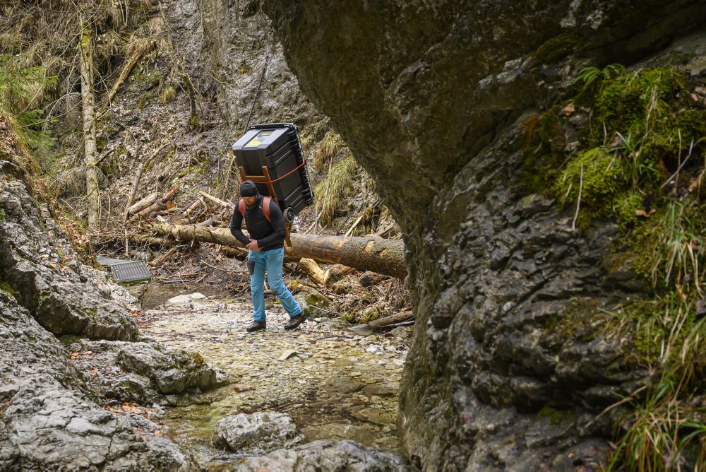 Výmena rebríkov a stupačiek v rokline Suchá Belá pri Misových vodopádoch v Slovenskom raji