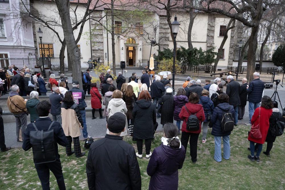 Spomienka na Sviečkovú manifestáciu z 25. marca 1988 v Bratislave    