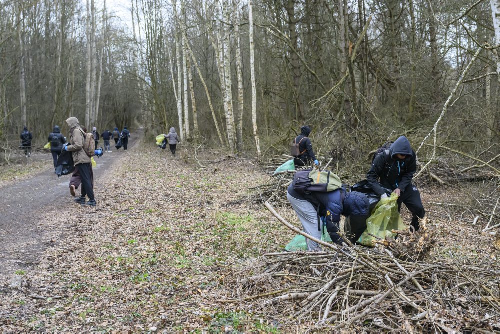 Zber odpadkov na dne priehrady Liptovská Mara