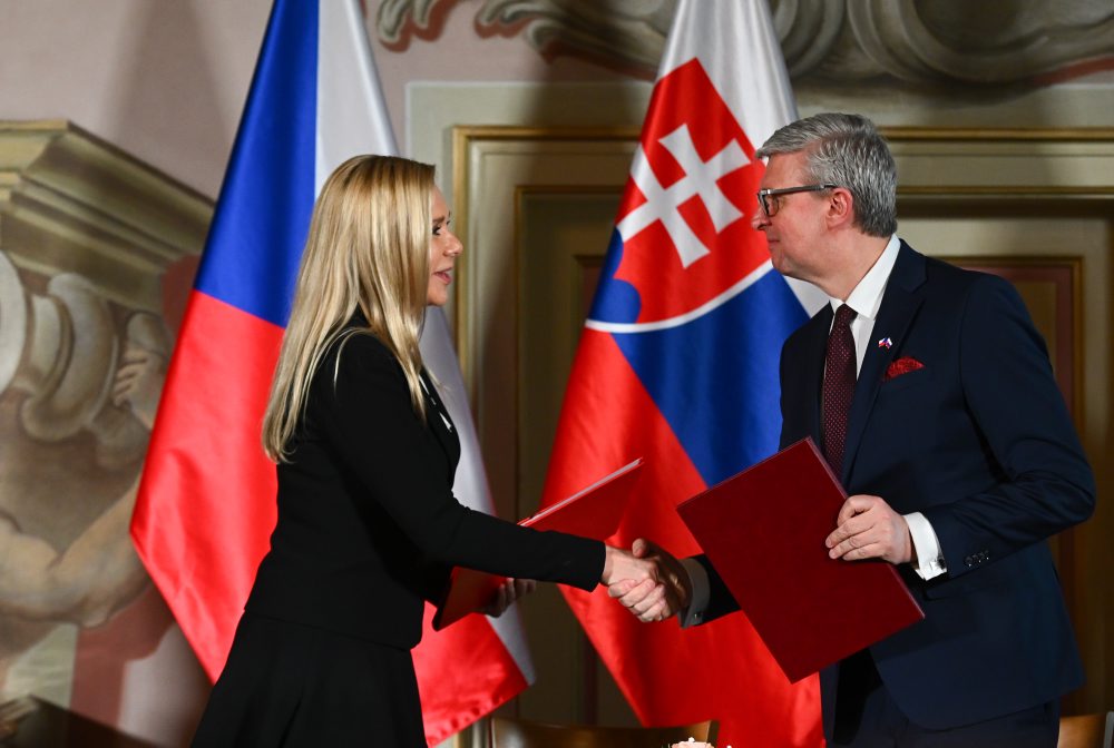 Spoločné zasadnutie vlád ČR a SR na zámku Nová Horka  