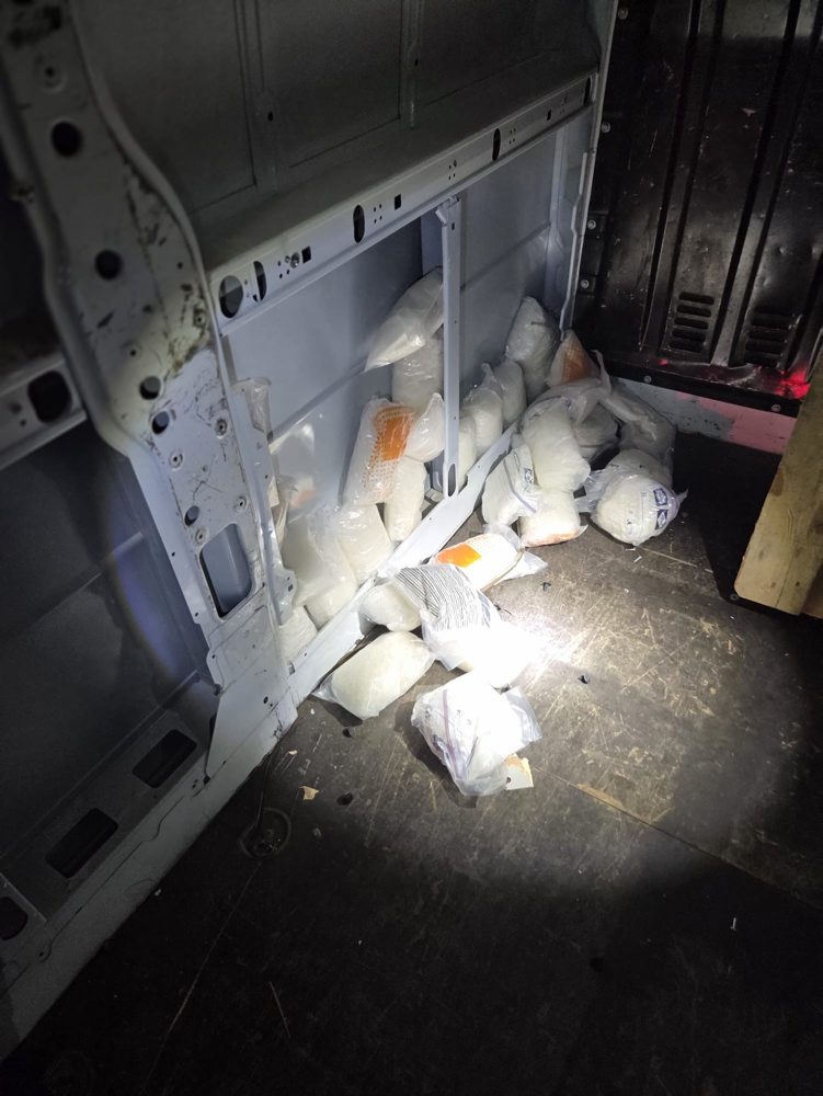 Polícia pri kontrole dodávky v Malackách objavili približne 50 kg drog