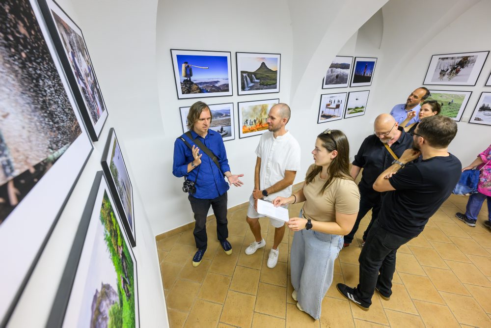 Výstava Krátka história budúcnosti - vernisáž fotografií agentúrnych fotografov TASR a Galérie Nadácie Slovak Press Photo v Bratislave