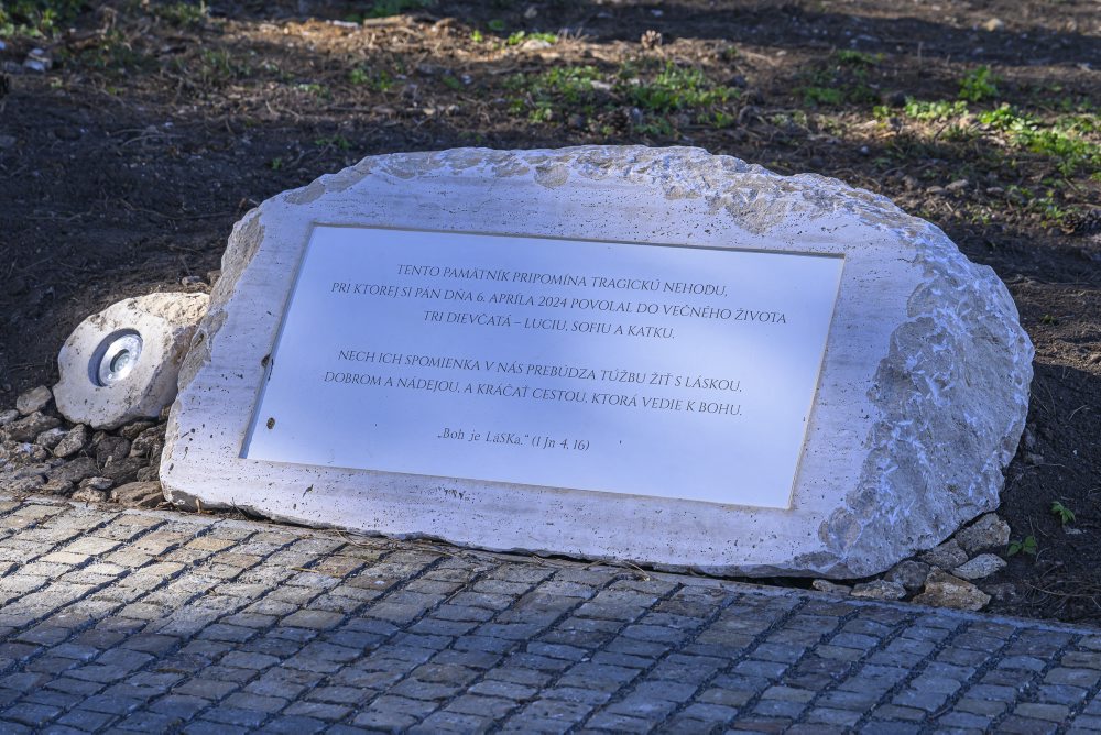 Spišské Podhradie: Tri obete tragédie spred dvoch rokov pripomína pamätník