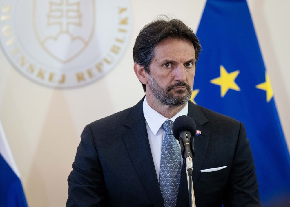 Premiér po 136. schôdze vlády SR: Stav ropnej núdze trvá, naftu však možno exportovať  