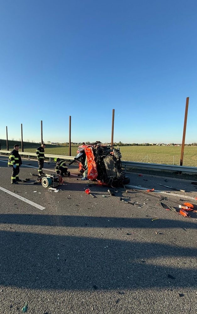 Polícia: Ranná dopravná nehoda na R7 pri Šamoríne si vyžiadala ľudský život