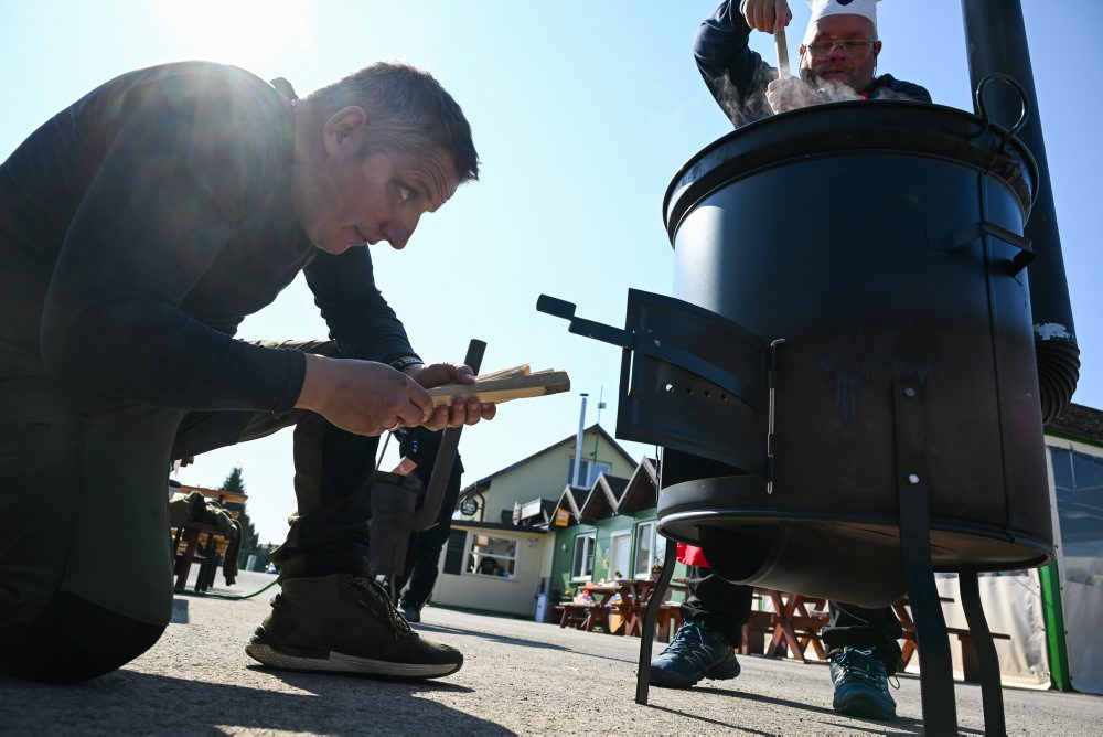 Súťaž vo škvarení oškvarkov v Turej Lúke