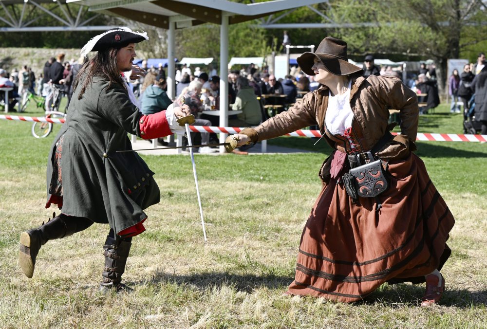 Samove hry v bratislavskej Devínskej Novej Vsi