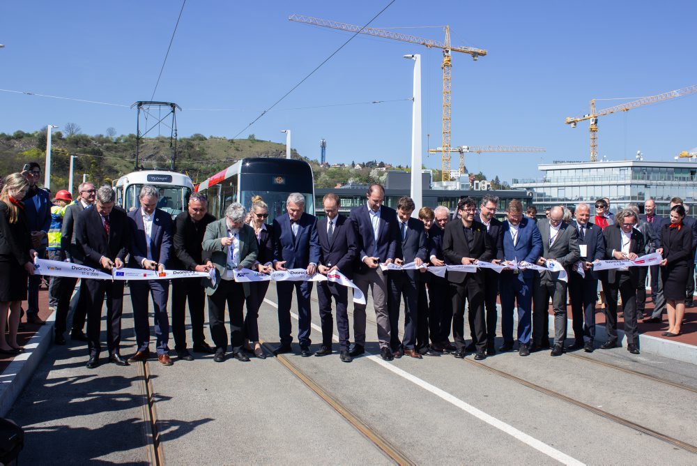 Dvorecký most nad riekou Vltava v Prahe