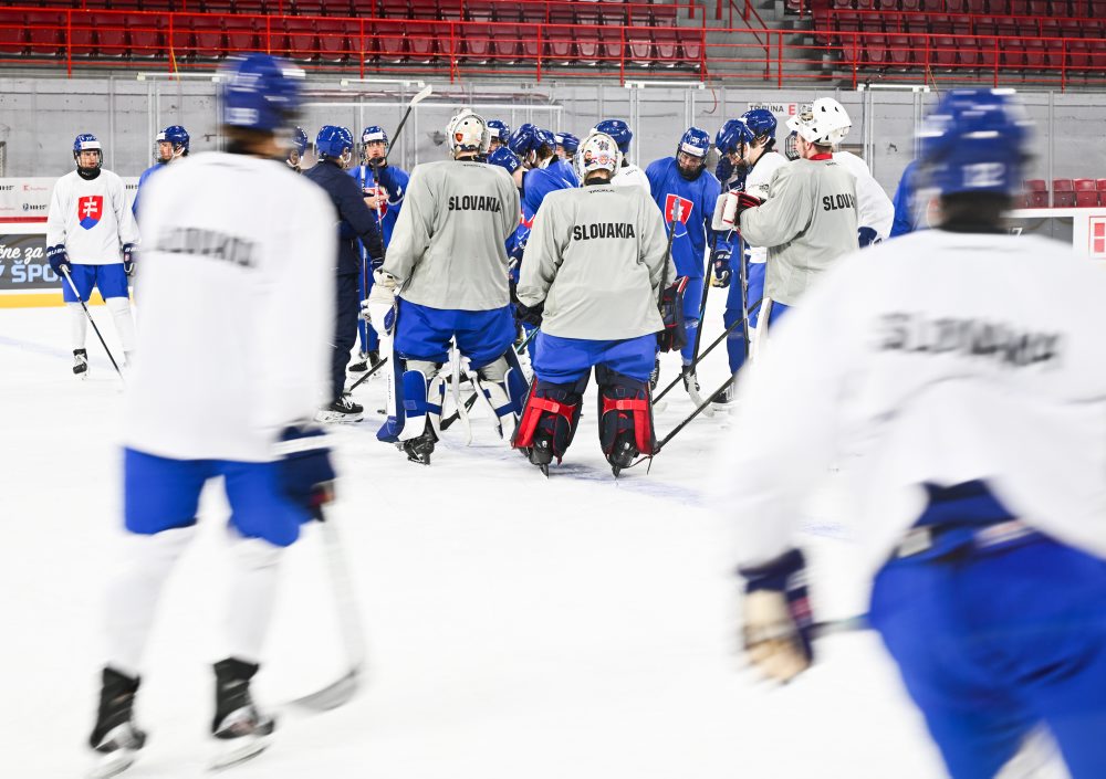 Tréning hokejistov reprezentácie SR do 18 v Trenčíne