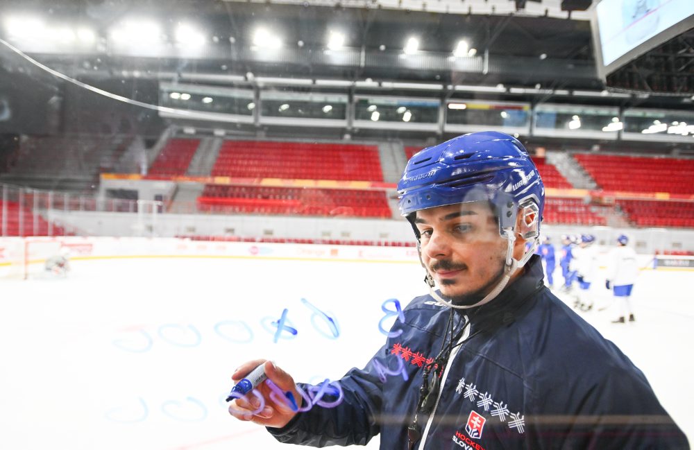 Tréning hokejistov reprezentácie SR do 18 v Trenčíne