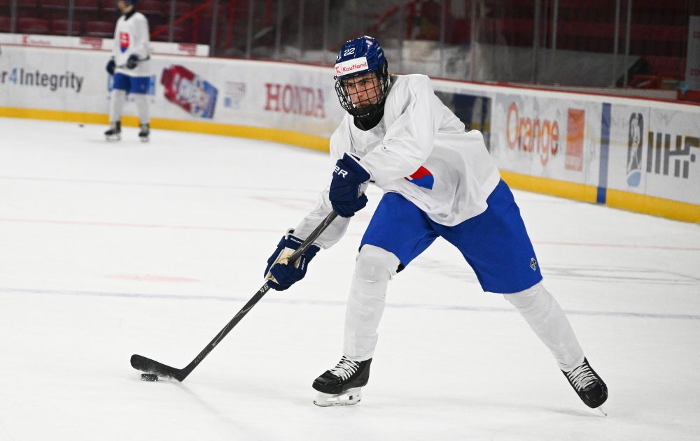 Tréning hokejistov reprezentácie SR do 18 v Trenčíne