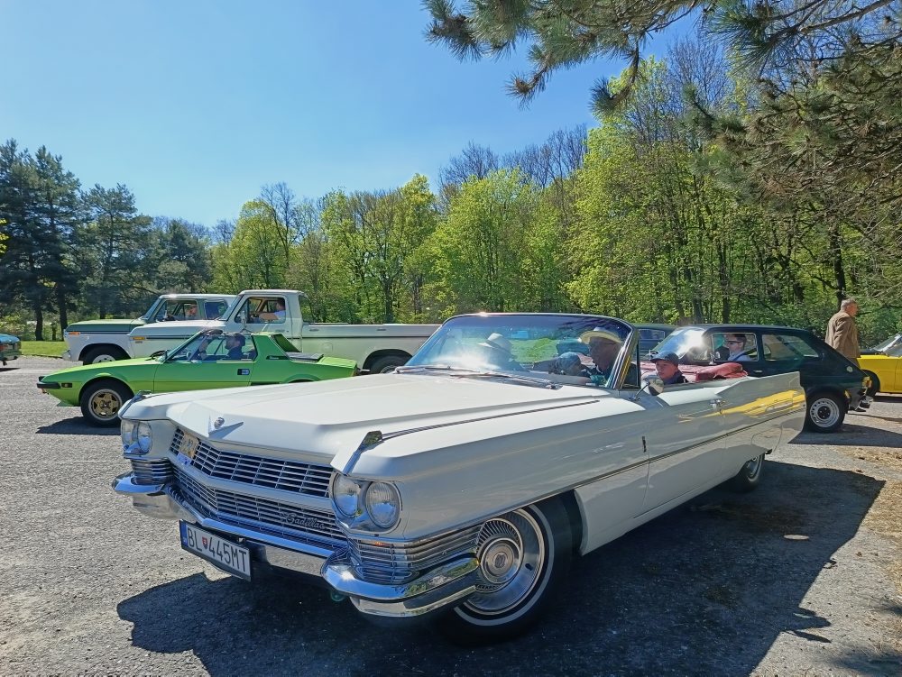 Štart veteránskej sezóny pri hrade Červený Kameň