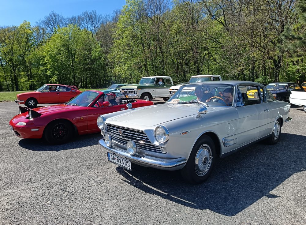 Štart veteránskej sezóny pri hrade Červený Kameň