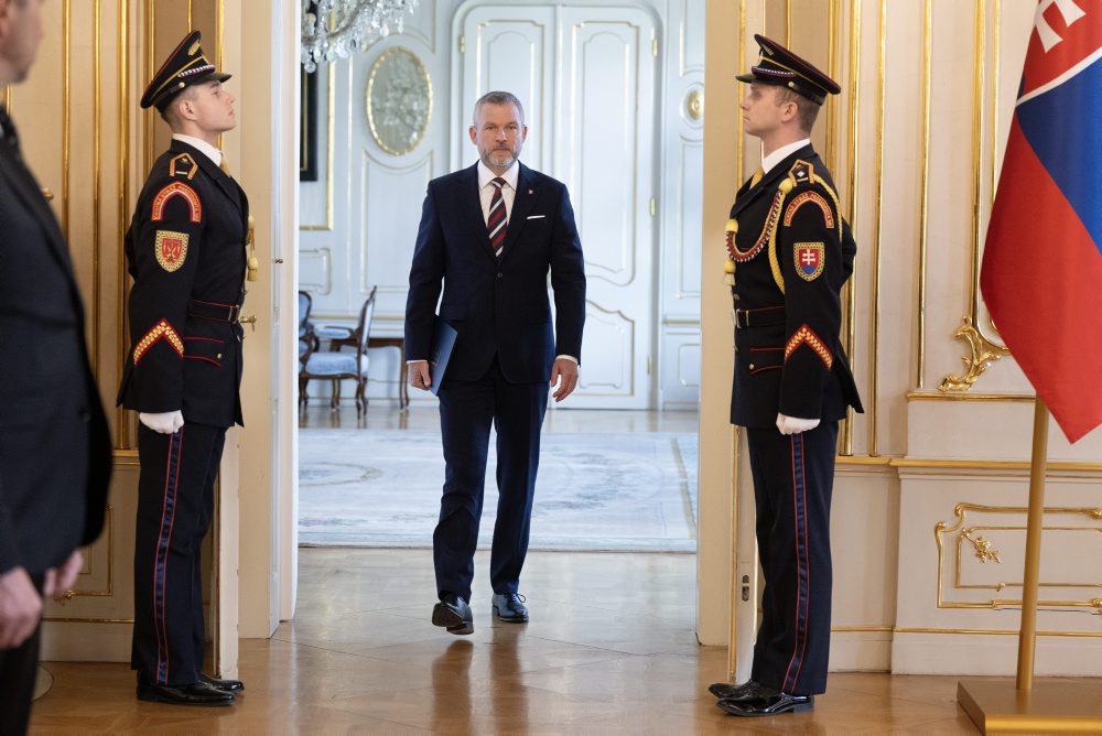 PREZIDENT VYHLÁSI REFERENDUM S DVOMI OTÁZKAMI NA 4. JÚLA