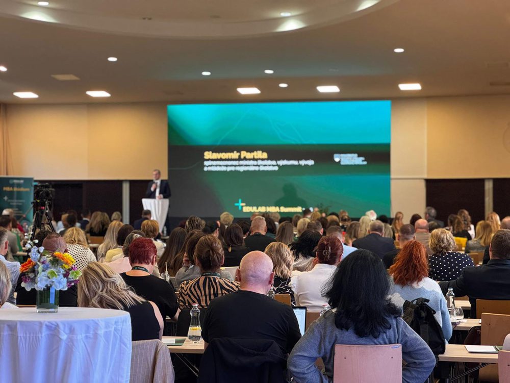 Viac ako 50 riaditeľov škôl získalo manažérske vzdelanie typu MBA