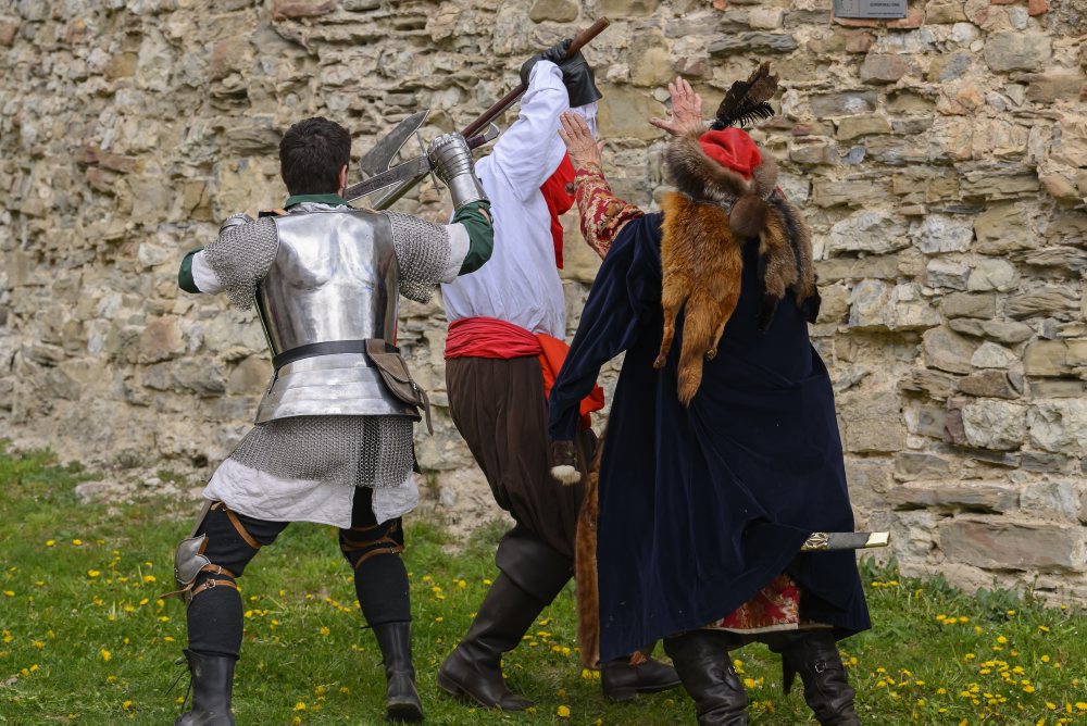 Na Hrade Ľubovňa otvorili letnú sezónu s obnovenými vojenskými kasárňami