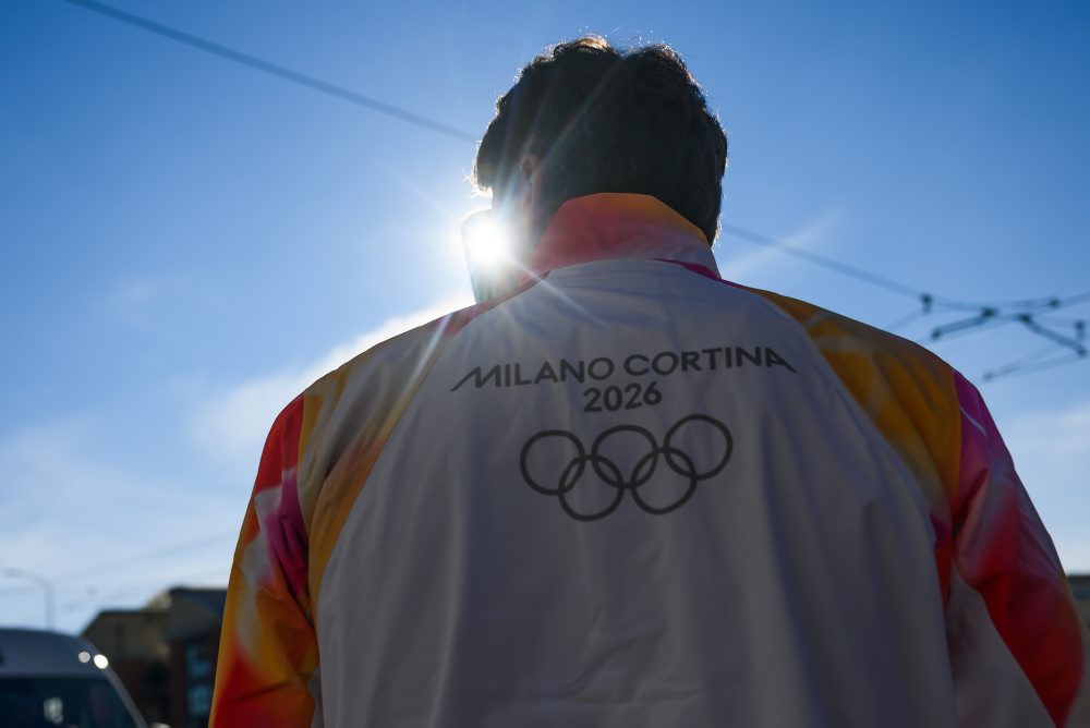 Olympijská dedina v Miláne žila vo štvrtok pochodňou