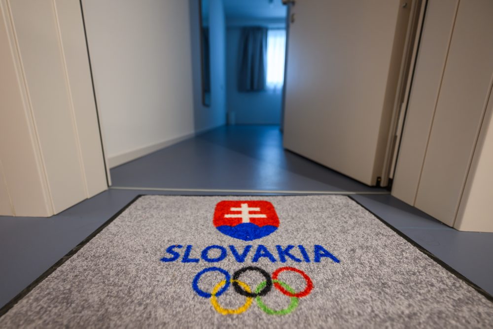 Olympijská dedina v Miláne žila vo štvrtok pochodňou