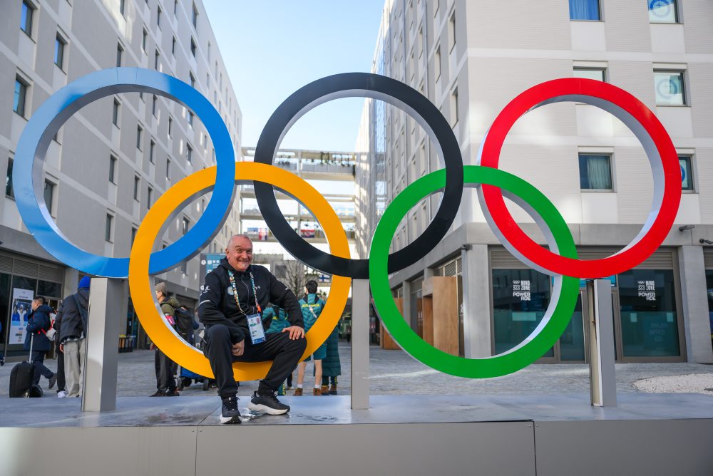 Olympijská dedina v Miláne žila vo štvrtok pochodňou