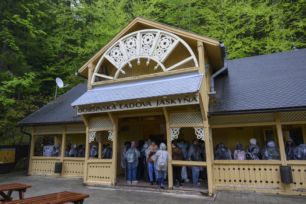 Dobšinská ľadová jaskyňa opäť otvorila svoje brány pre návštevníkov