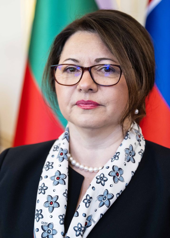 Odovzdanie poverovacích listín od mimoriadnej a splnomocnenej  veľvyslankyne  Bulharskej republiky na Slovensku Snezhany Yovevy Dimitrovej