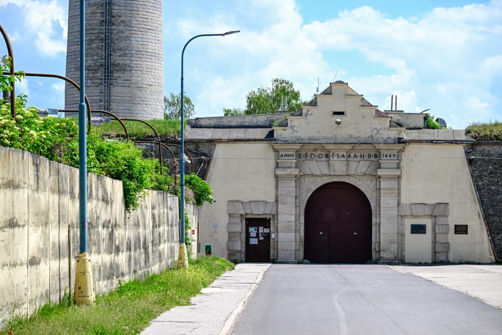 Krajský súd v Trnave sa má zaoberať sťažnosťami proti neprepusteniu Mikuláša Černáka z väzenia