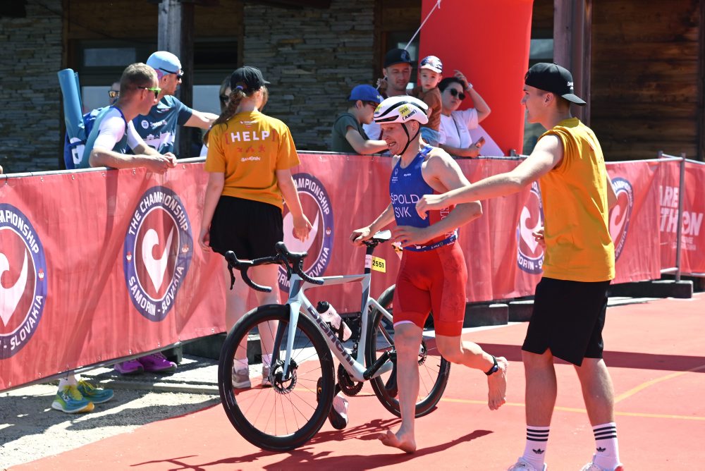 Pretekári na Európskom pohári Špeciálnych olympiád v triatlone v Šamoríne