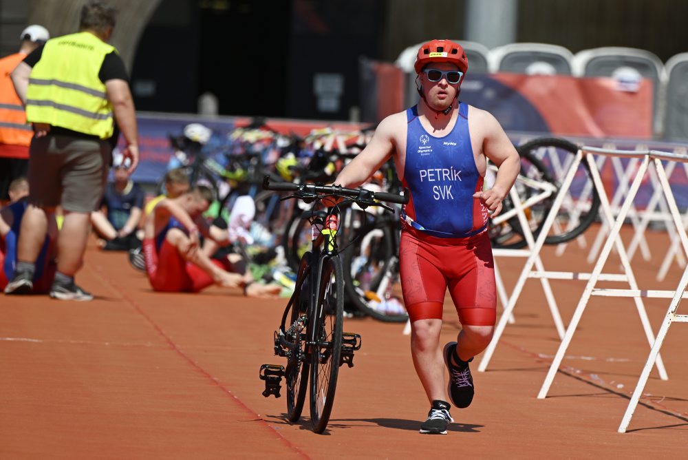 Pretekári na Európskom pohári Špeciálnych olympiád v triatlone v Šamoríne