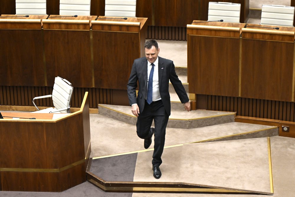 NRSR: Poslanci neboli uznášaniaschopní pri pokuse začať odvolávanie ministra životného prostredia SR Tomáša Tarabu