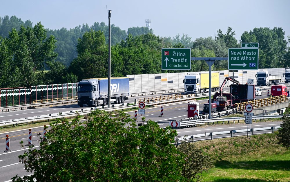 DOPRAVA: Dopravné obmedzenie na diaľnici D1 pri križovatke Nové Mesto nad Váhom 