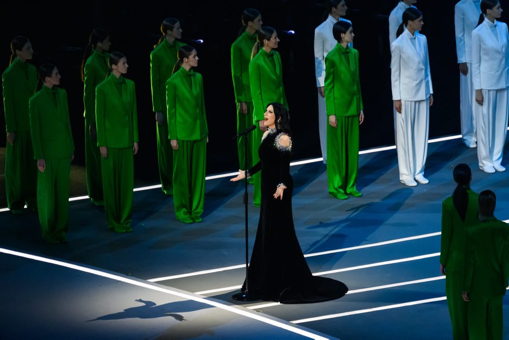 Atmosféra otváracieho ceremoniálu XXV. zimných olympijských hier Miláno-Cortina 2026 na štadióne San Siro v Miláne 