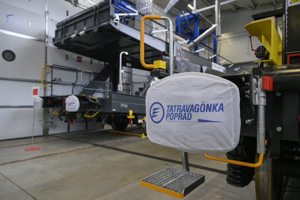 Predseda vlády SR Robert Fico navštívil spoločnosť Tatravagónka v Poprade