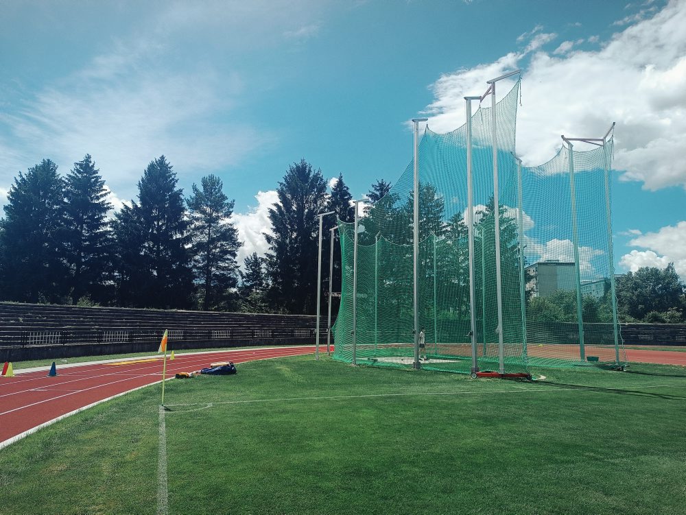 Detva: Futbalový a atletický štadión po obnove oficiálne uviedli do prevádzky