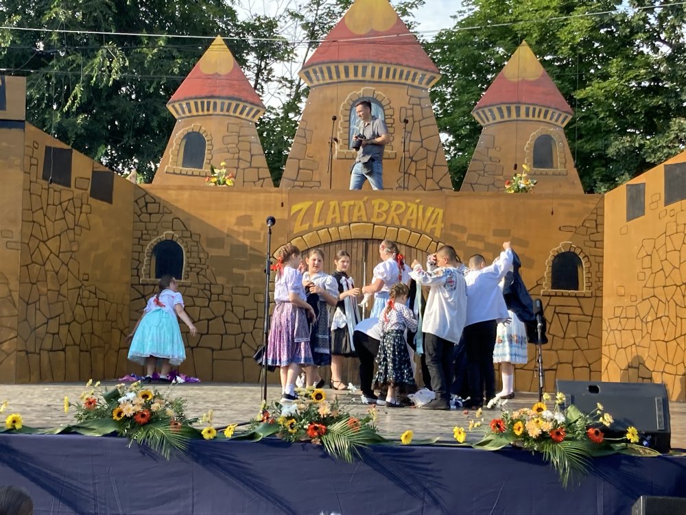 32. Medzinárodný detský folklórny festival Zlatá brána v srbskej Vojvodine