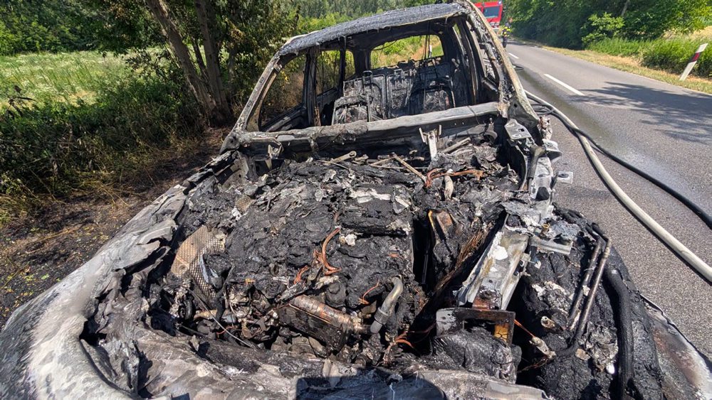 Požiar vozidla neďaleko Dunajskej Stredy 