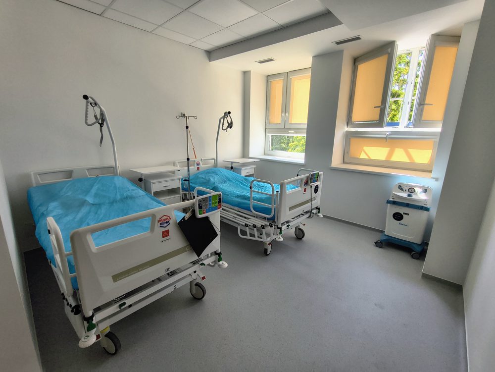 Slávnostné odovzdanie prvej fázy rekonštrukcie nemocnice Kráľovský Chlmec z Plánu obnovy a odolnosti