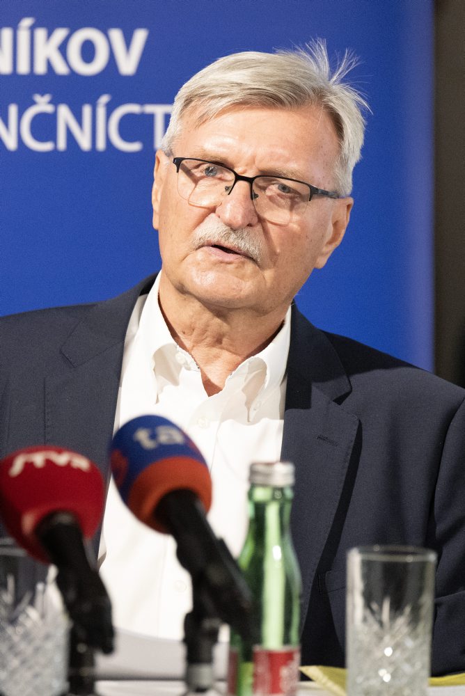 Tlačová konferencia Inštitútu slobody a podnikania